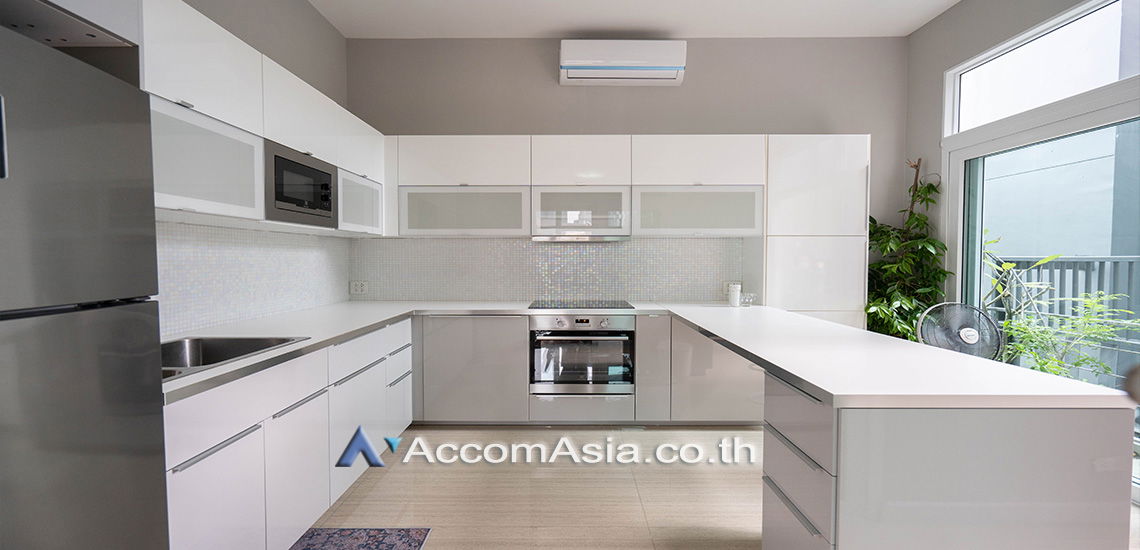 picture 🔼🔽 AccomA 📩 Pet friendly,Private Swimming Pool,Huge Terrace 5 BR House in Phra Khanong Nuea (AA19942) - 19/20