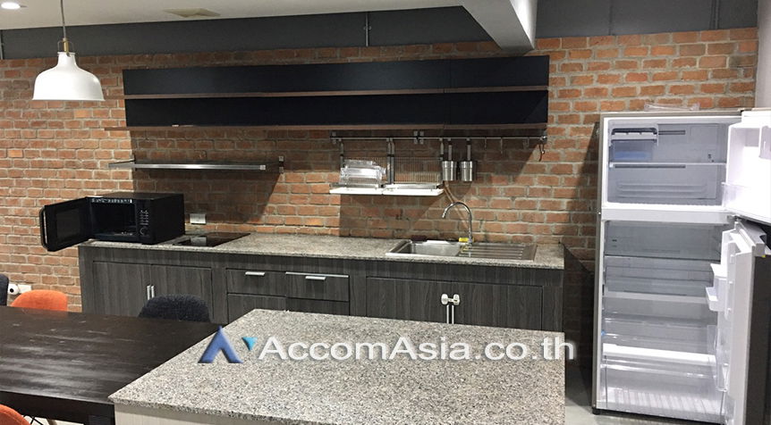 รูป 🔼🔽 AccomA 📩 Pet friendly 3 BR Townhouse in Khlong Ton Nuea (AA27774) - รูปที่ 3/16