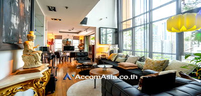 คอนโดให้เช่า : 🔼🔽 AccomA 📩 Artistic duplex-style unit with greenery views in Ploenchit (AA30897)