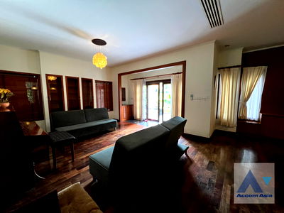 เช่าบ้านเดี่ยว BTS พระโขนง : 🔼🔽 AccomA 📩 Home Office 4 BR House in Khlong Ton Nuea (AA42165)