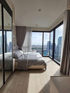รูปภาพ The Lofts Silom【𝐒𝐄𝐋𝐋 & 𝐑𝐄𝐍𝐓】🔥คอนโดวิวหลักล้าน สไตล์เรียบหรู ทำเลดี ตกแต่งสวย เฟอร์นิเจอร์สุดพรีเมี่ยม 🔥 ติดต่อไลน์ไอดี: @hacondo