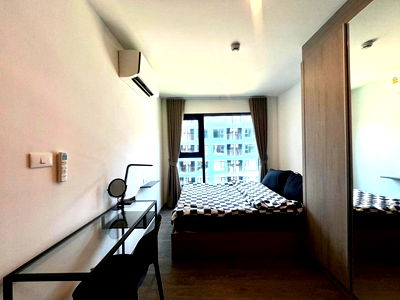 Condos for rent Kasetsart University Si Racha Campus : Please add Line only // 💞Brixton Kaset Sriracha Building B, pool view
