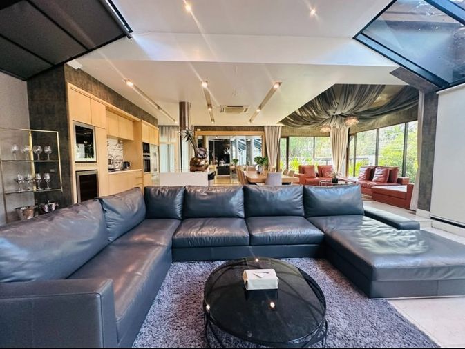 LTHC12207 – Luxury Single House FOR RENT Size 75 sqw. 356 sq.m. 5 beds 5 baths Near BTS Ekkamai Station ONLY 600K/Month