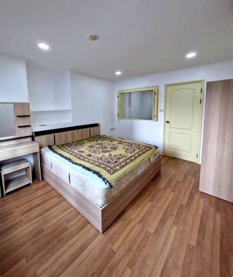 Condos for rent King's College International School Bangkok :  Lumpini Place Narathiwatratchanakarin