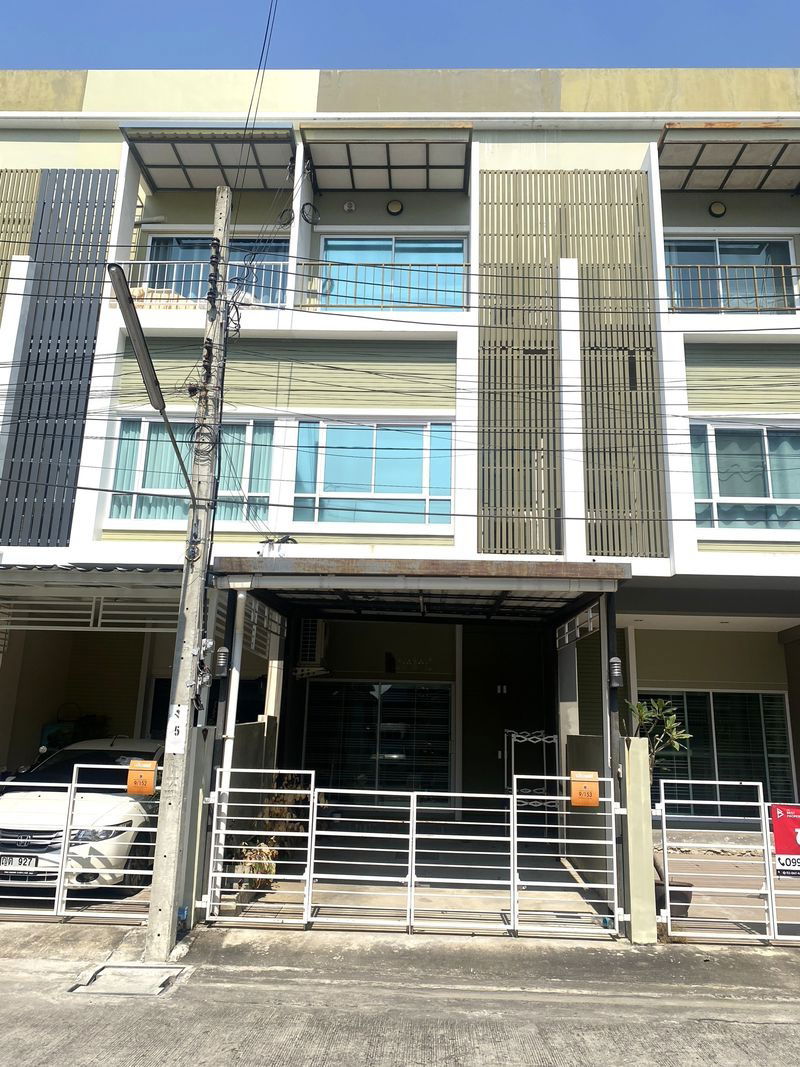 ขายทาวน์โฮม : 🏡 ทาวน์โฮม 3 ชั้น พร้อมอยู่! ทำเลทอง🚅ติดรถไฟฟ้า ราคาสุดคุ้ม! 📍 นลิน อเวนิว 2 รามคำแหง 144 เพียง 200 เมตร ถึง MRT สายสีส้ม สถานีน้อมเกล้า