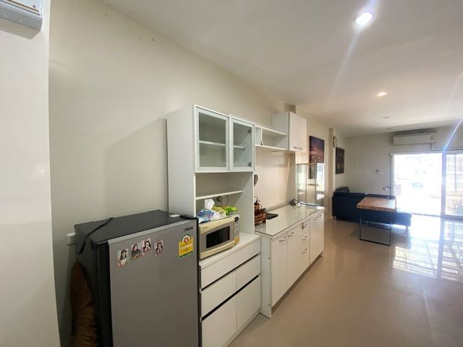 3-bed townhouse for sale, 150 sqm, 17 sq wah, Nalin Avenue 2