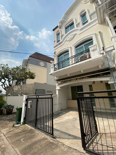 ให้เช่าโฮมออฟฟิศ 3 ห้องนอน 200 ตร.ม. 20 ตร.ว. บ้านกลางเมือง สวิสทาวน์ เกษตร - นวมินทร์