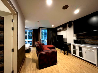 คอนโด ซอยทองหล่อ (สุขุมวิท 55) : ขายคอนโด  ดี 65 คอนโด STUDIO ชั้น 2 อาคาร B ใกล้ BTS เอกมัย