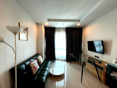 Condos for rent : Supalai wellington2. 1bed 48sqm. Corner room. Line id: @pfagent