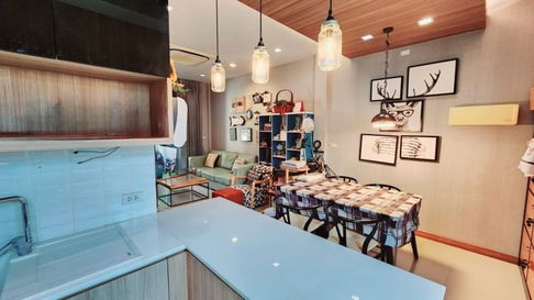 For rent: 2-story townhouse, fully built-in throughout the house in the style of a show house. The project is The Canvas Sukhumvit-Samrong.