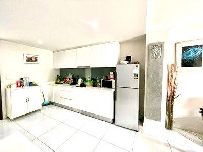Condos for sale : Hot Sale The Place Pratumnak Pattaya