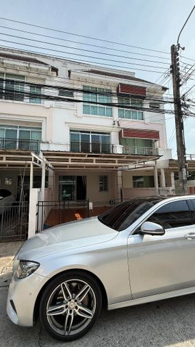 3-bed townhouse for rent, 135 sqm, Baan Klang Muang Urbanion Rama9 - Wongwaen