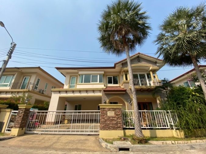 3-bed house for sale, 207 sqm, 68.9 sq wah, Laddarom Elegance Wongwan Sathorn