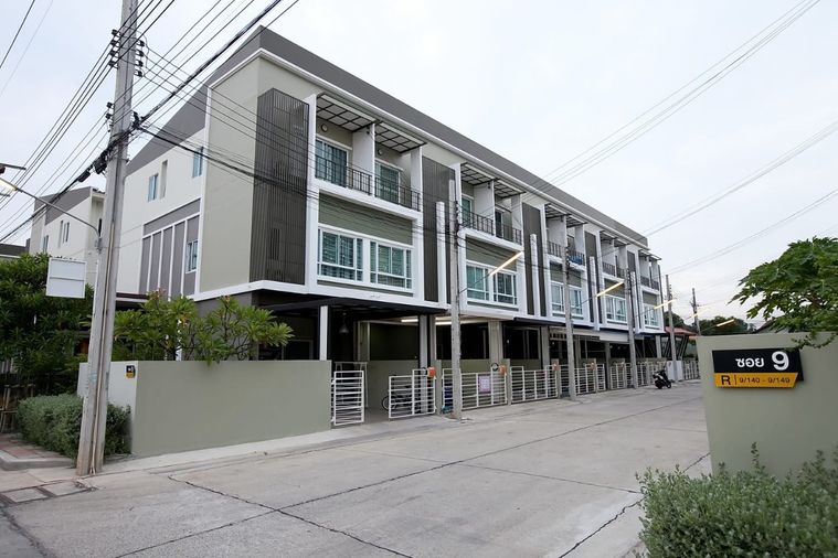 3-bed townhouse for rent, 164 sqm, Nalin Avenue 2