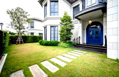 Houses for sale Srinakarin-Romklao Road : Narasiri Krungthep Kreetha | L with YL09 Lamsalee Intersection