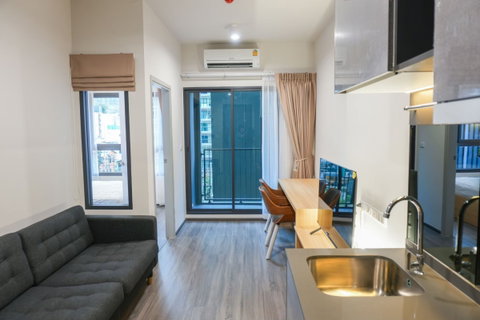 รูปภาพ 1 Bed Large Room Fully furnished Good Location MRT Sam Yan 270 m. , Chulalongkorn University @  Ideo Q Chula - Samyan