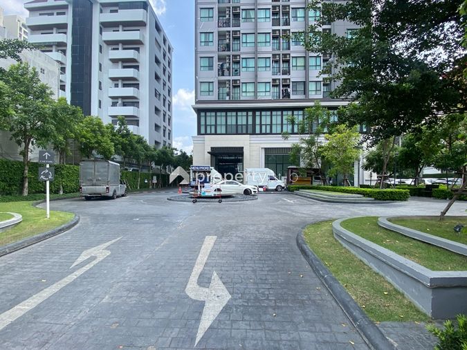 Knightsbridge Collage Ramkhamhaeng