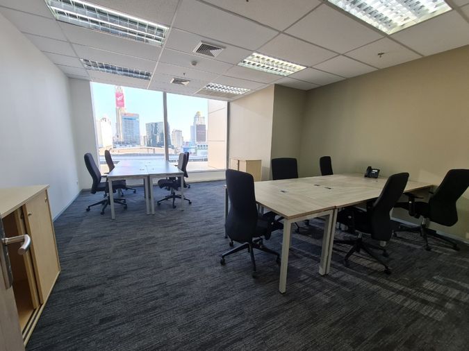 Serviced office for rent in the Pathumwan area, located in the Central Tower building, offering a high-rise view of the city. Close to Central World.