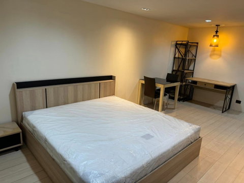 Pratunam Prestige【𝐑𝐄𝐍𝐓】🔥Warm with class - a vintage vibe in the heart of the city🔥 Contact Line ID: @hacondo