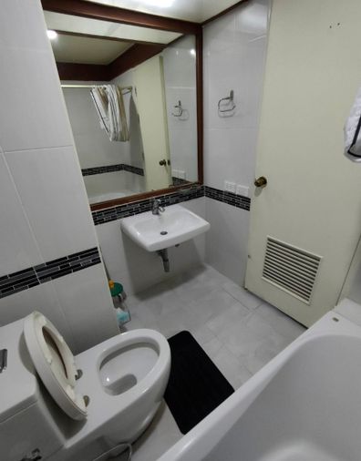 1-bed condo for rent, 42.1 sqm, Juldis River Mansion