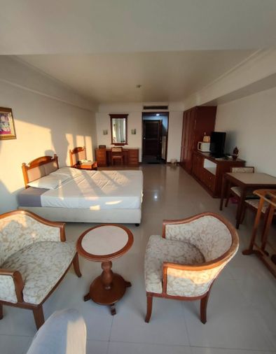 1-bed condo for rent, 42.1 sqm, Juldis River Mansion