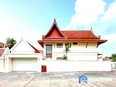 บ้านเดี่ยว หาดบางเสร่ : วิลล่าห้องนอน 4 ห้องหรูหราในพัทยา พร้อมสระว่ายน้ำส่วนตัวและเฟอร์นิเจอร์