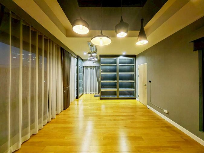 6-bed house for sale, 321 sqm, 57.6 sq wah, Supalai Essence Ladprao