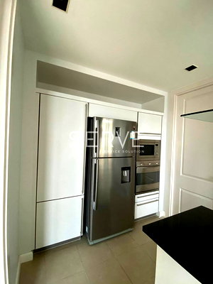 Condos for rent : 3 Beds with Bathtub 178.14 sq.m. Super High Fl. 30+ Good Location BTS Phloen Chit 200 m. / For Rent-Athenee Residence