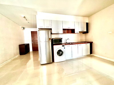 Condos for sale Benchakiti Park : Condo for sale, Sukhumvit City Resort, in the heart of Bangkok