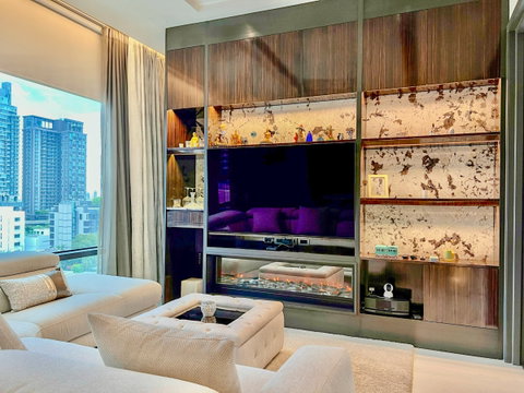 Luxury condo for sale, The Bangkok Thonglor, corner of Thonglor Soi 1 , luxurious with every function. Premiumly decorated
