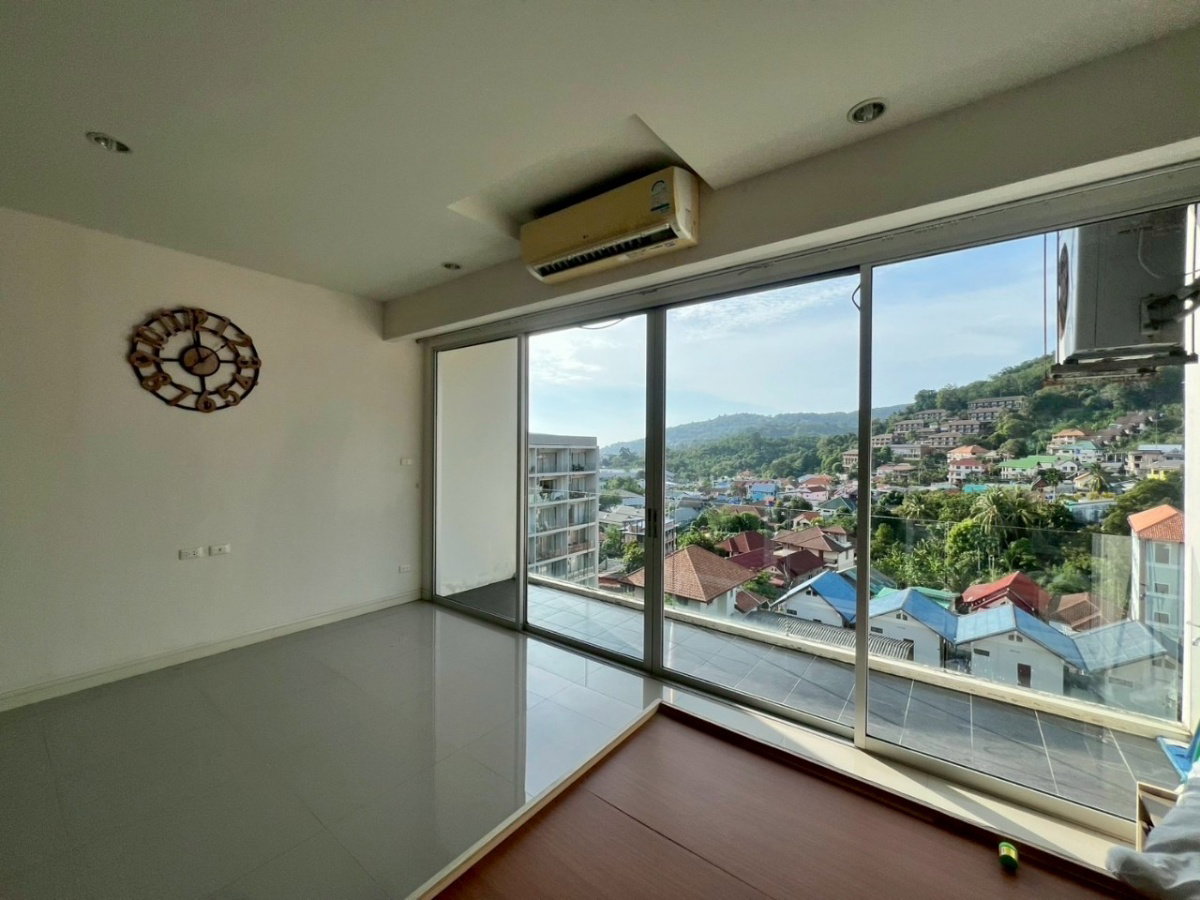 Chic Condominium For Sell WR-03155 - image 2
