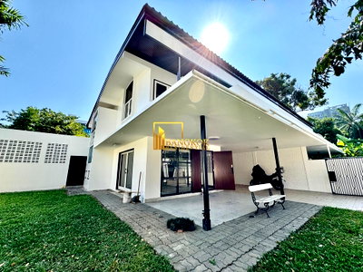 Houses for rent Watthana : Delightful 3 Bedroom House For Rent in Ekkamai Area - BR8122SH