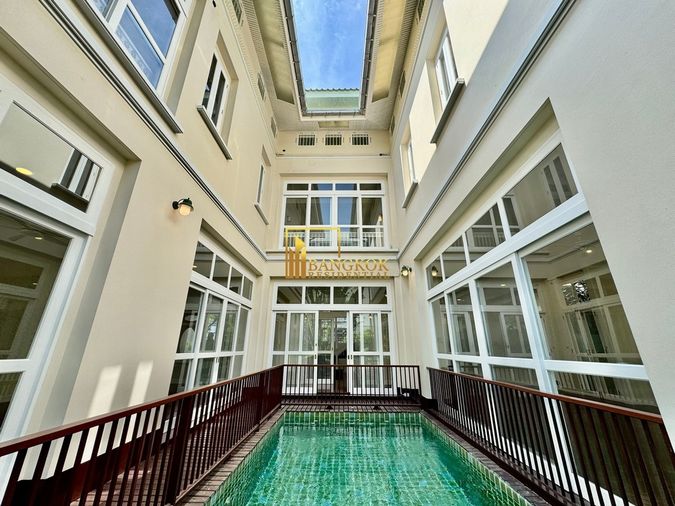 Desirable 5 Bed House with Private Pool For Rent in Thonglor - BR27903SH