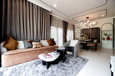 ขายบ้านเดี่ยว : Grand Britania Krungthepkreetha 4 bedrooms, for sale