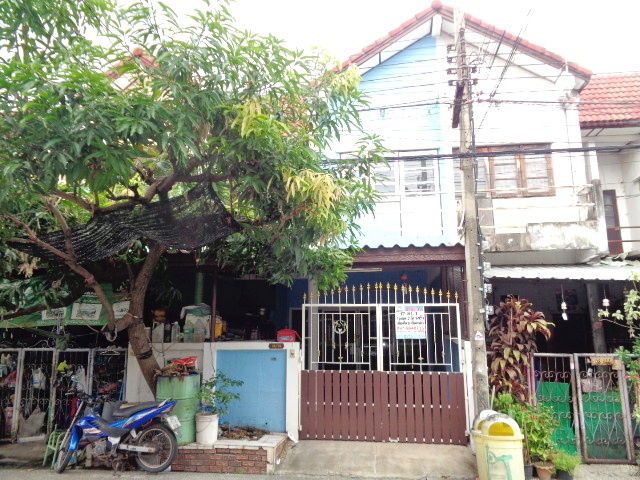 ขายทาวน์โฮม : 🚩 ขาย ทาวน์เฮ้าส์ 17 ตารางวา ต่อเติมระเบียงหลังบ้าน หมู่บ้าน พัชรัฐ ซอย คู้บอน 27 แยก 31