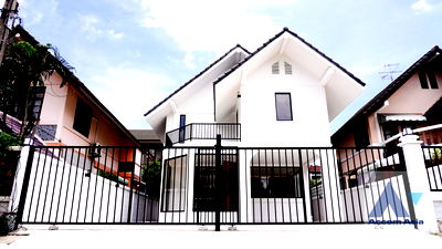 เช่าบ้านเดี่ยว BTS อุดมสุข : 🔼🔽 AccomA 📩  3 BR House in Bang Chak (AA43613)