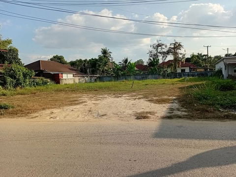ขายที่ดินสันทรายสันทรายน้อยถมดินเรียบร้อยพร้อมโอน