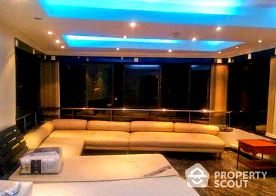 Condos for sale : 2-BR Condo at Jomtien Plaza Condotel close to Jomtien Beach (ID 1905759)
