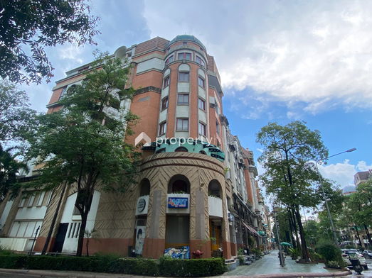 Project Champs Elysees Tiwanon Picture - 3/14