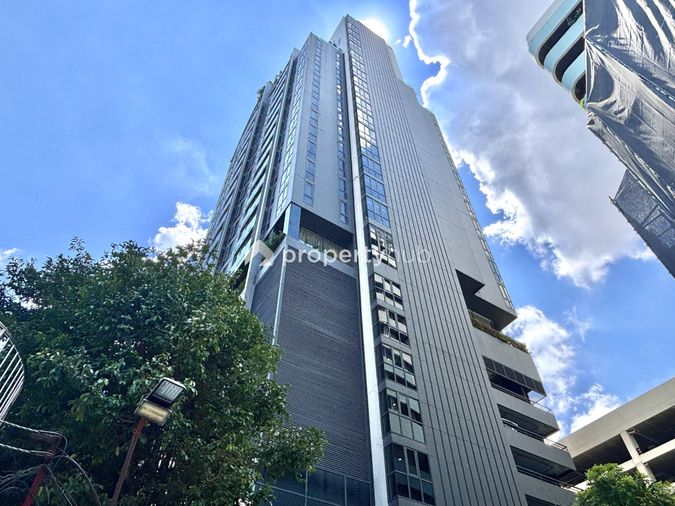 เดอะ โมนูเมนต์ สนามเป้า