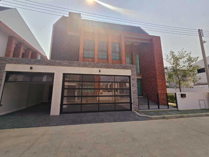 บ้านเดี่ยวให้เช่า : ให้เช่าบ้าน สุดหรู ใกล้ม.พายัพ ใกล้เซ็นทรัลเชียงใหม่