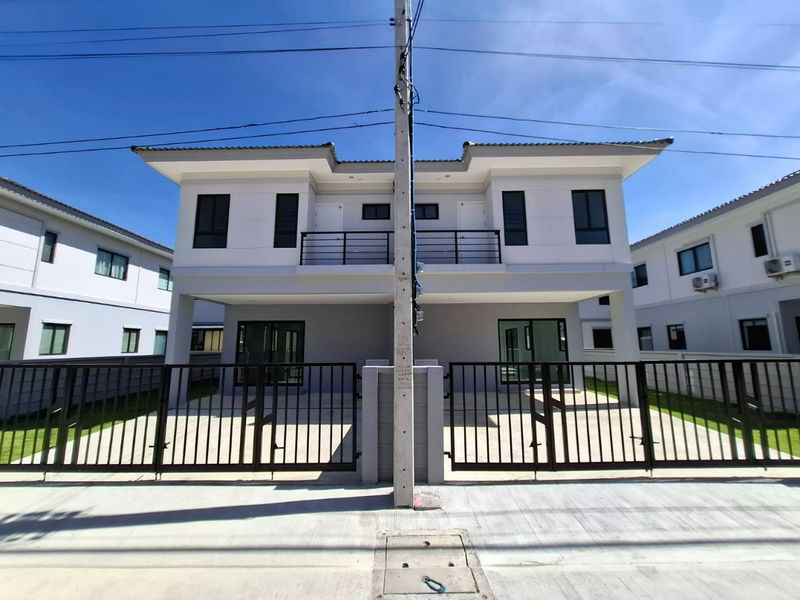 ขายบ้านแฝด : บ้านแฝดสไตล์บ้านเดี่ยว 3 ห้องนอน 3 ห้องน้ำ จอดรถ 2 คัน
