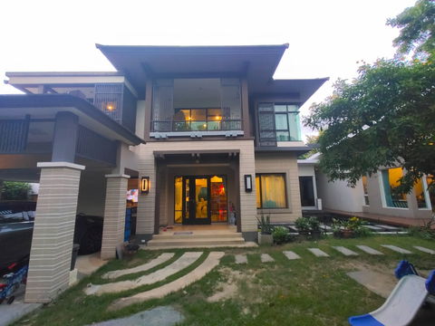 Selling at a loss, single house, Setthasiri Watcharapol Sukhapiban 5, area 151 sq m, location Watcharapol Sukhapiban 5, near the expressway