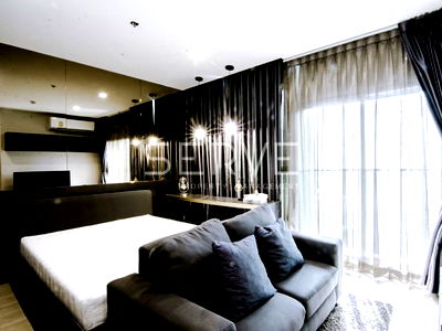 Condos for rent : Modern Style Studio Nice view & Good Location MRT Thailand Cultural Centre 80 m. / Condo For Rent -Noble Revolve Ratchada 2