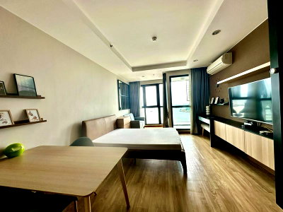 Condos for rent : Sriracha Condo for rent, Ladda Plus, great price, beautiful room, high floor, move in Ready