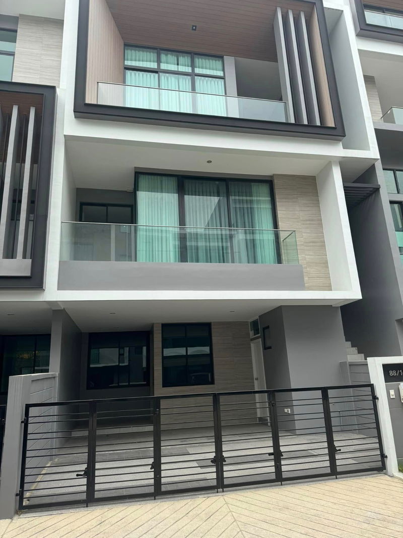 Townhouses for rent : 🔥For Rent!! ready to move-in 3b4b 70k - Nirvana Define Srinakarin-Rama 9 📞Call 096 896 5953