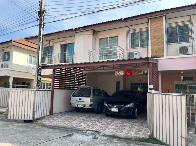 ขาย ทาวน์เฮาส์ 2 ชั้น หมู่บ้านซื่อตรง บางใหญ่  เฟส 2 Tel.0999983897