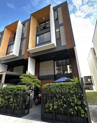3-bed townhouse for rent, 220 sqm, Shizen Phatthanakan 32