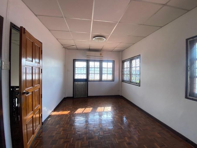 5-bed house for sale, 100 sqm, 52.7 sq wah, Lak Si