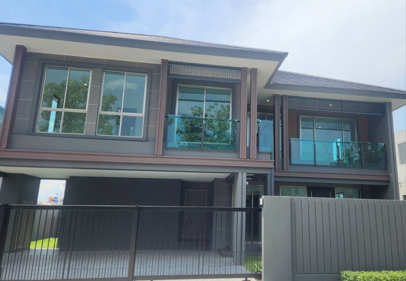 ขายบ้านเดี่ยว : บ้านเดียวหรู"บนถนนหอการค้า"  10 นาที ถึงแจ้งวัฒนะ